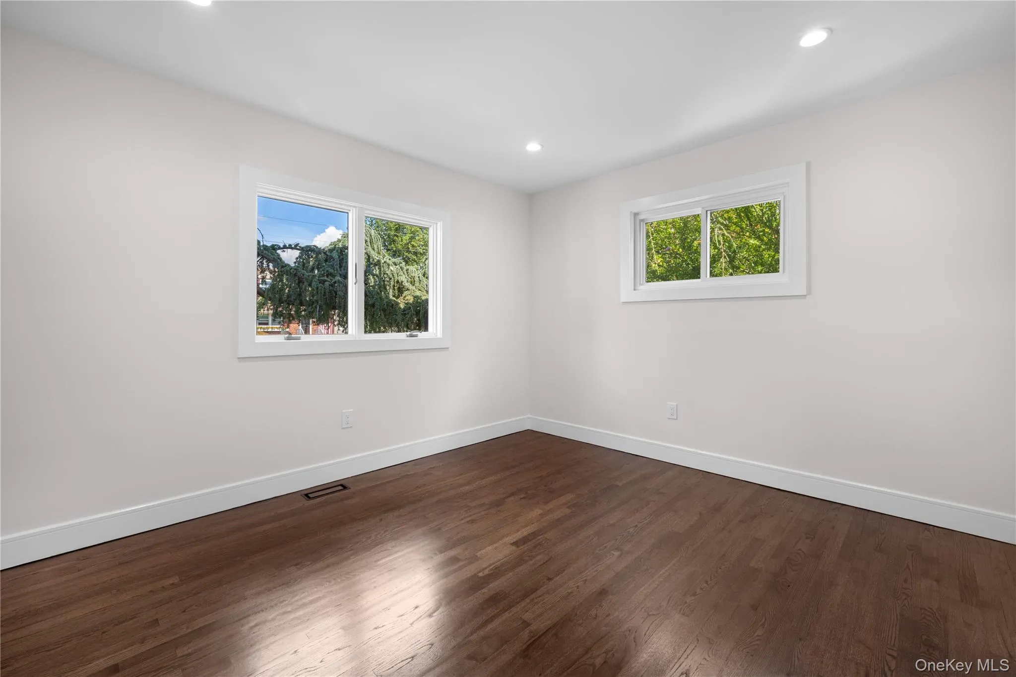 126 Lambert Avenue, Oyster Bay, NY, 4 Bedrooms Bedrooms, 6 Rooms Rooms,2 BathroomsBathrooms,Residential,For Rent,Lambert,0,1047588 126 Lambert Avenue, Oyster Bay, NY, 4 Bedrooms Bedrooms, 6 Rooms Rooms,2 BathroomsBathrooms,Residential,For Rent,Lambert,0,1047588
