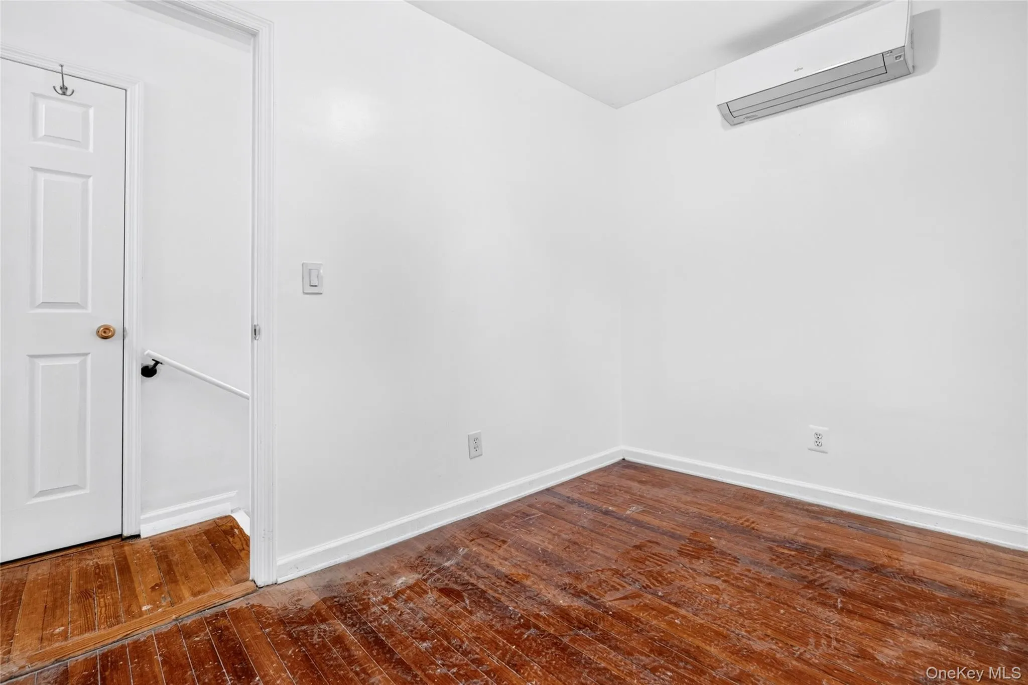 1787 Randall Avenue, New York, NY, 4 Bedrooms Bedrooms, 6 Rooms Rooms,1 BathroomBathrooms,Residential,For Rent,Randall,0,1047589 1787 Randall Avenue, New York, NY, 4 Bedrooms Bedrooms, 6 Rooms Rooms,1 BathroomBathrooms,Residential,For Rent,Randall,0,1047589