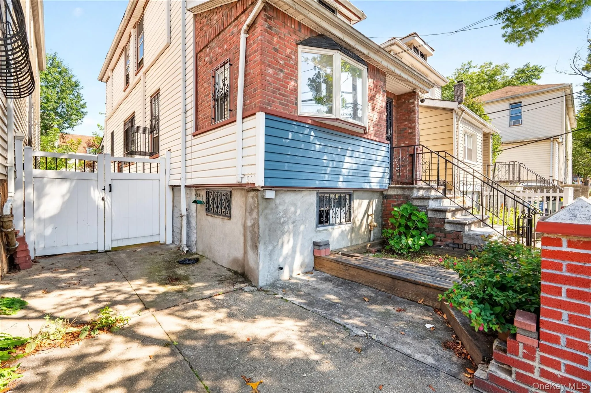 1787 Randall Avenue, New York, NY, 4 Bedrooms Bedrooms, 6 Rooms Rooms,1 BathroomBathrooms,Residential,For Rent,Randall,0,1047589 1787 Randall Avenue, New York, NY, 4 Bedrooms Bedrooms, 6 Rooms Rooms,1 BathroomBathrooms,Residential,For Rent,Randall,0,1047589