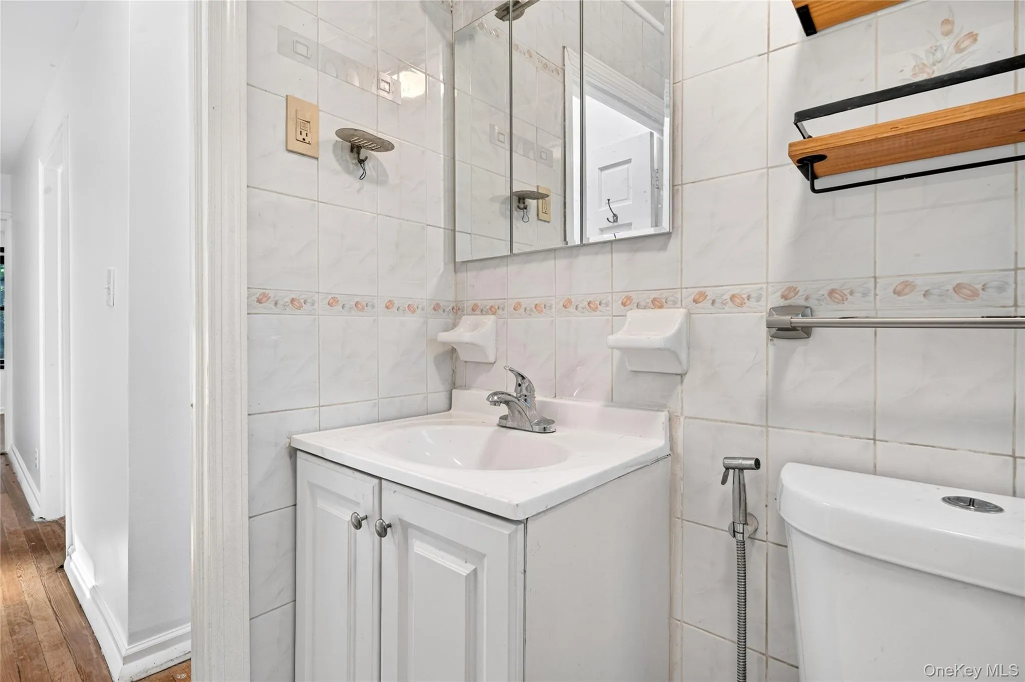 1787 Randall Avenue, New York, NY, 4 Bedrooms Bedrooms, 6 Rooms Rooms,1 BathroomBathrooms,Residential,For Rent,Randall,0,1047589 1787 Randall Avenue, New York, NY, 4 Bedrooms Bedrooms, 6 Rooms Rooms,1 BathroomBathrooms,Residential,For Rent,Randall,0,1047589