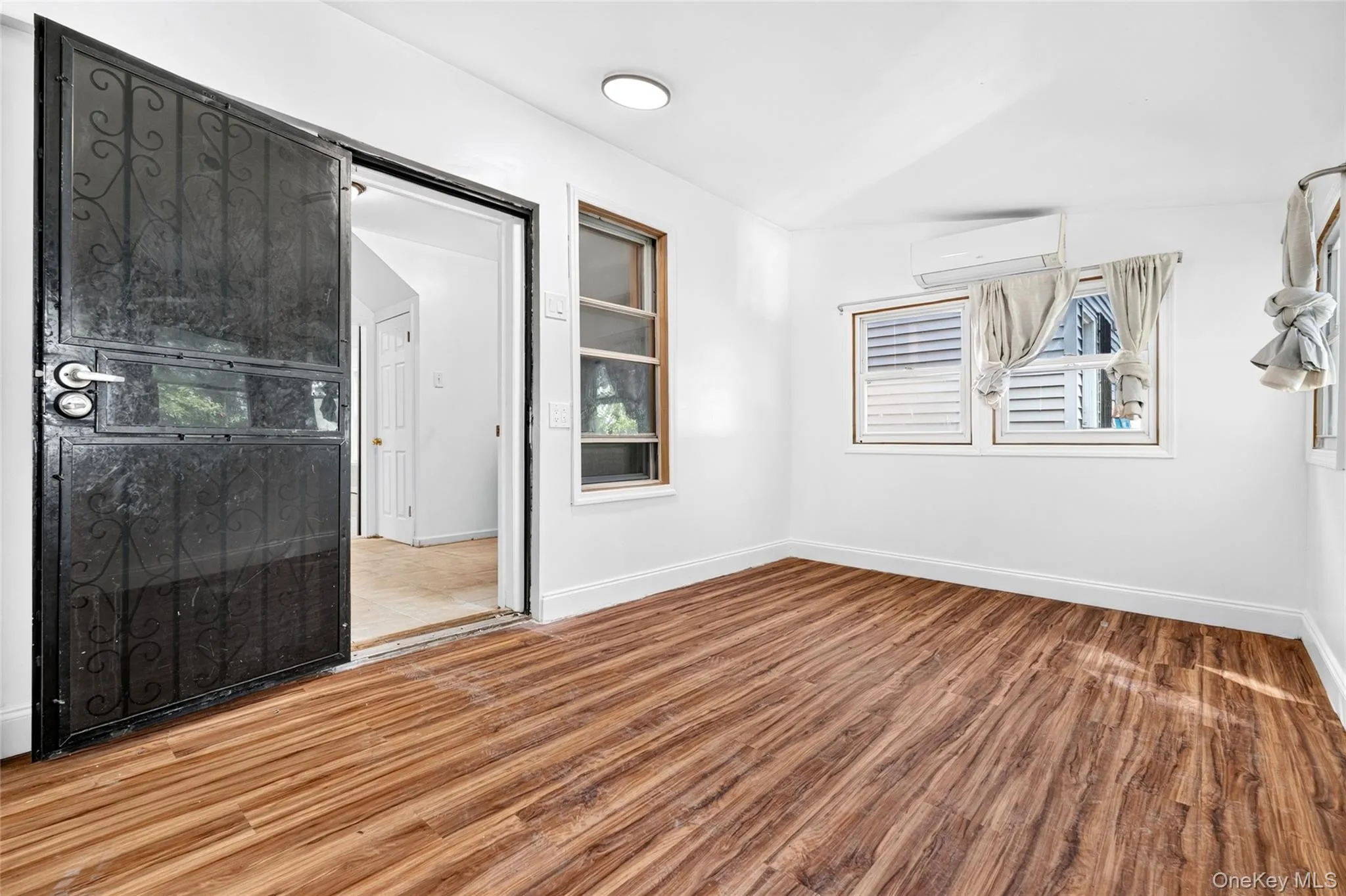 1787 Randall Avenue, New York, NY, 4 Bedrooms Bedrooms, 6 Rooms Rooms,1 BathroomBathrooms,Residential,For Rent,Randall,0,1047589 1787 Randall Avenue, New York, NY, 4 Bedrooms Bedrooms, 6 Rooms Rooms,1 BathroomBathrooms,Residential,For Rent,Randall,0,1047589