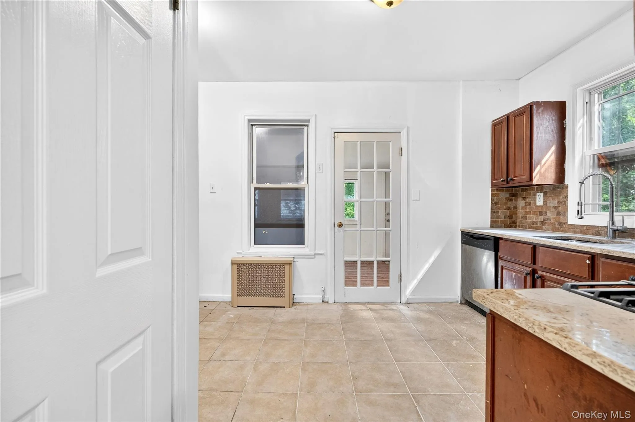 1787 Randall Avenue, New York, NY, 4 Bedrooms Bedrooms, 6 Rooms Rooms,1 BathroomBathrooms,Residential,For Rent,Randall,0,1047589 1787 Randall Avenue, New York, NY, 4 Bedrooms Bedrooms, 6 Rooms Rooms,1 BathroomBathrooms,Residential,For Rent,Randall,0,1047589