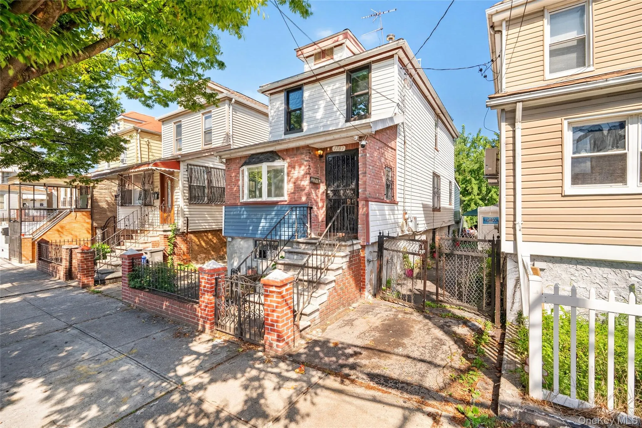 1787 Randall Avenue, New York, NY, 4 Bedrooms Bedrooms, 6 Rooms Rooms,1 BathroomBathrooms,Residential,For Rent,Randall,0,1047589 1787 Randall Avenue, New York, NY, 4 Bedrooms Bedrooms, 6 Rooms Rooms,1 BathroomBathrooms,Residential,For Rent,Randall,0,1047589
