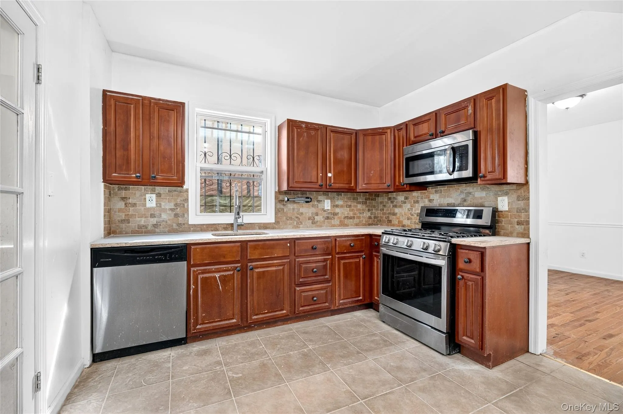 1787 Randall Avenue, New York, NY, 4 Bedrooms Bedrooms, 6 Rooms Rooms,1 BathroomBathrooms,Residential,For Rent,Randall,0,1047589 1787 Randall Avenue, New York, NY, 4 Bedrooms Bedrooms, 6 Rooms Rooms,1 BathroomBathrooms,Residential,For Rent,Randall,0,1047589