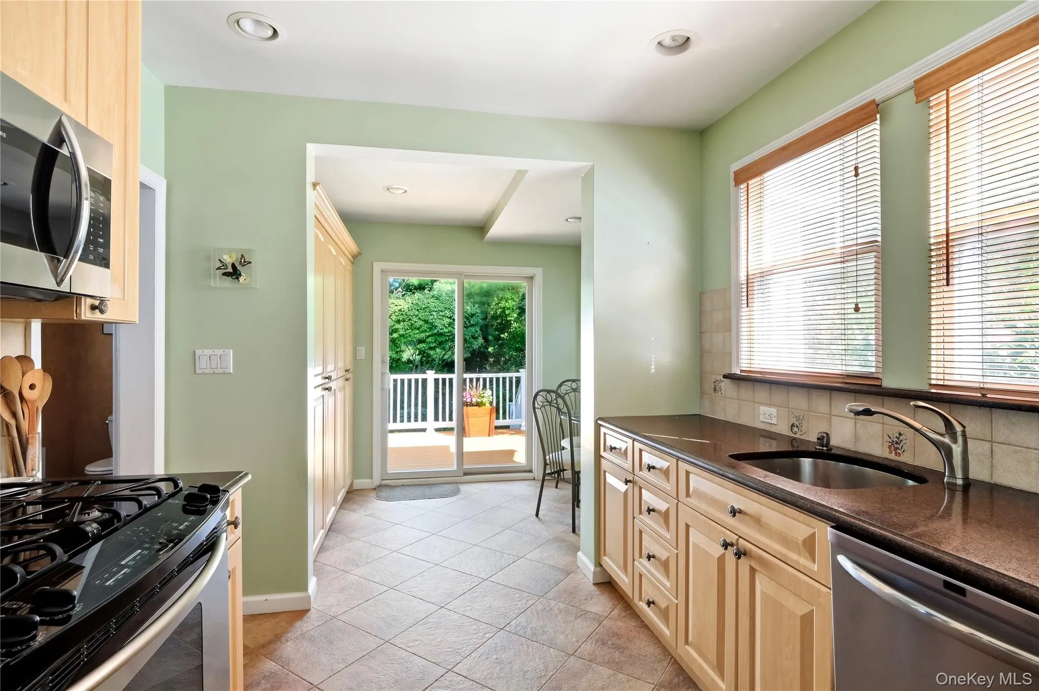 410 Clinton Street, Hempstead, NY, 3 Bedrooms Bedrooms, 12 Rooms Rooms,1 BathroomBathrooms,Residential,For Rent,Clinton,0,1047596 410 Clinton Street, Hempstead, NY, 3 Bedrooms Bedrooms, 12 Rooms Rooms,1 BathroomBathrooms,Residential,For Rent,Clinton,0,1047596