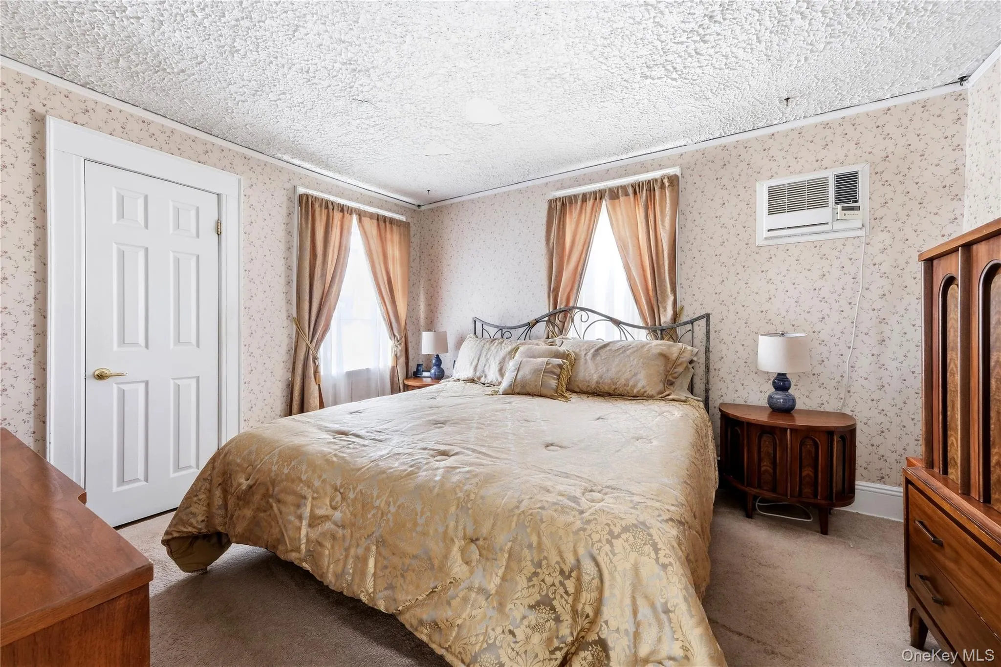 410 Clinton Street, Hempstead, NY, 3 Bedrooms Bedrooms, 12 Rooms Rooms,1 BathroomBathrooms,Residential,For Rent,Clinton,0,1047596 410 Clinton Street, Hempstead, NY, 3 Bedrooms Bedrooms, 12 Rooms Rooms,1 BathroomBathrooms,Residential,For Rent,Clinton,0,1047596
