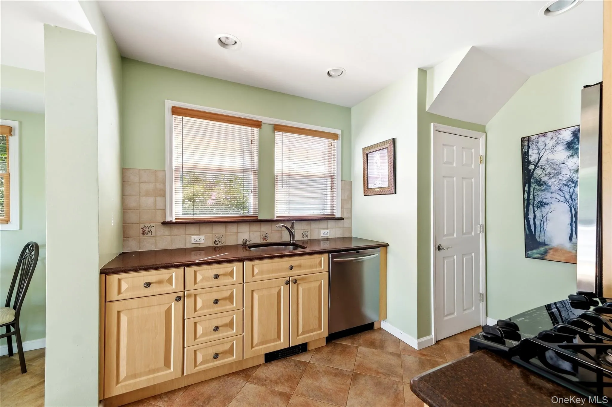 410 Clinton Street, Hempstead, NY, 3 Bedrooms Bedrooms, 12 Rooms Rooms,1 BathroomBathrooms,Residential,For Rent,Clinton,0,1047596 410 Clinton Street, Hempstead, NY, 3 Bedrooms Bedrooms, 12 Rooms Rooms,1 BathroomBathrooms,Residential,For Rent,Clinton,0,1047596