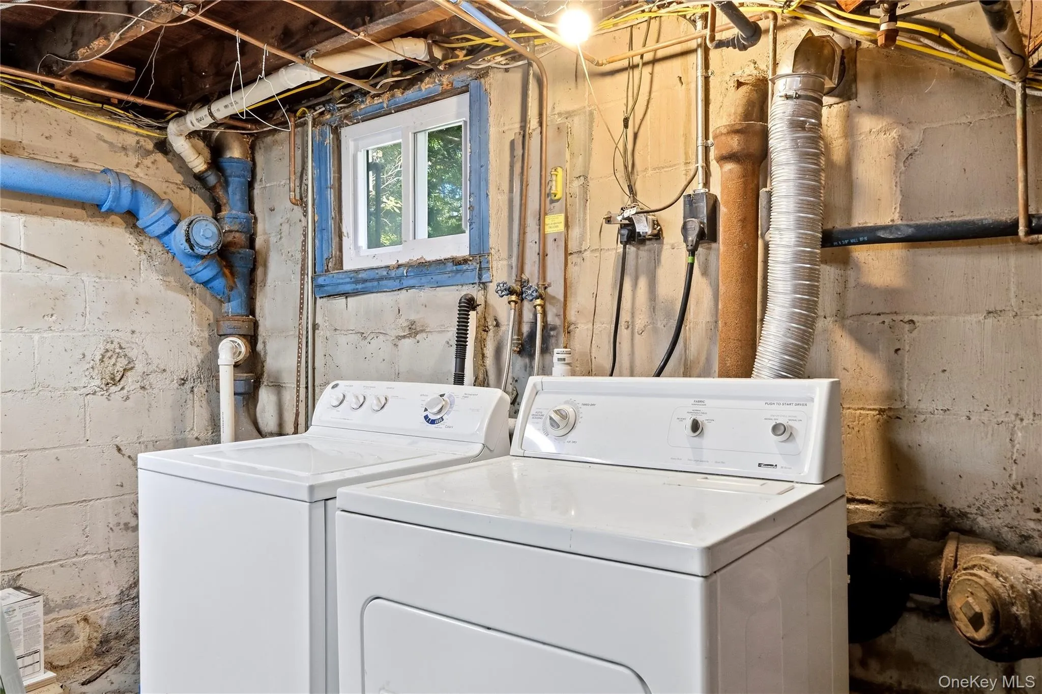 410 Clinton Street, Hempstead, NY, 3 Bedrooms Bedrooms, 12 Rooms Rooms,1 BathroomBathrooms,Residential,For Rent,Clinton,0,1047596 410 Clinton Street, Hempstead, NY, 3 Bedrooms Bedrooms, 12 Rooms Rooms,1 BathroomBathrooms,Residential,For Rent,Clinton,0,1047596