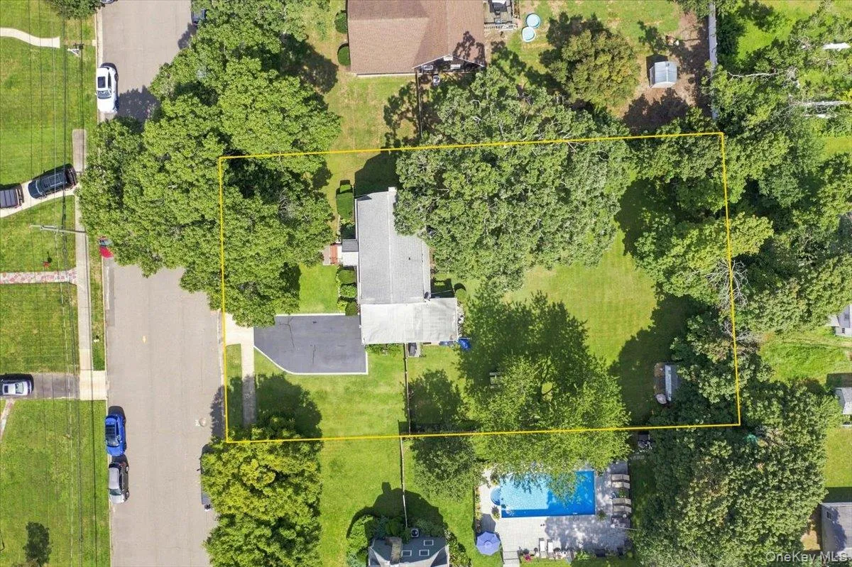 297 Maple Avenue, Brookhaven, NY, 3 Bedrooms Bedrooms, 8 Rooms Rooms,2 BathroomsBathrooms,Residential,For Rent,Maple,0,1047600 297 Maple Avenue, Brookhaven, NY, 3 Bedrooms Bedrooms, 8 Rooms Rooms,2 BathroomsBathrooms,Residential,For Rent,Maple,0,1047600