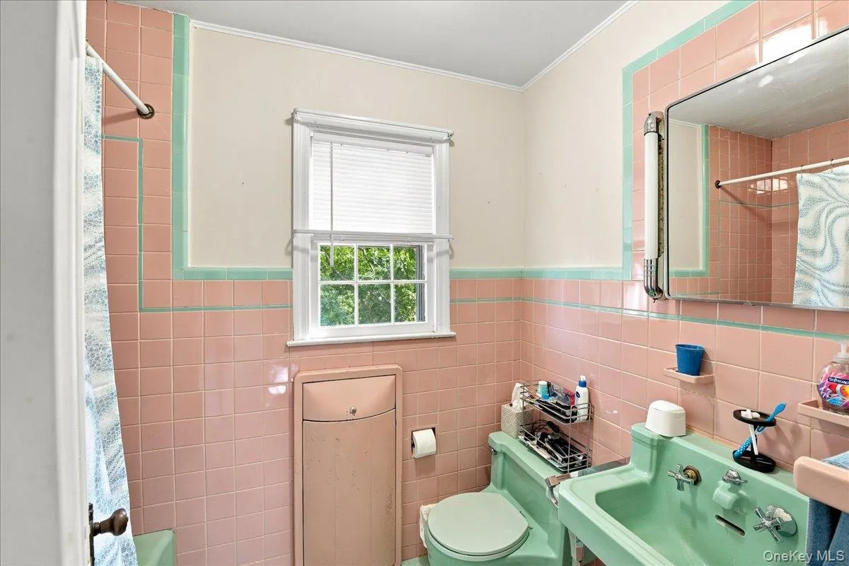 Upstairs Bath Upstairs Bath