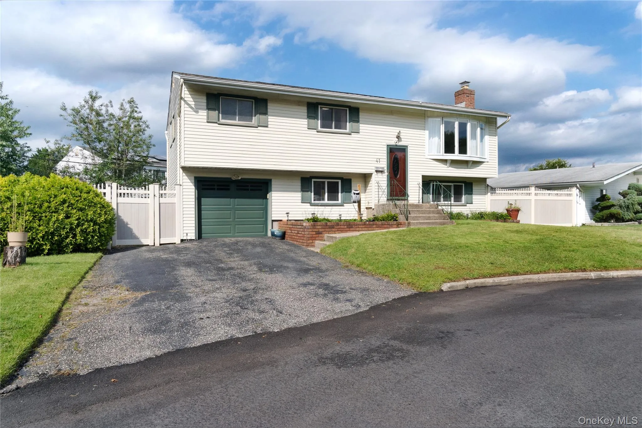 41 Richmond Street, Islip, NY, 4 Bedrooms Bedrooms, 9 Rooms Rooms,2 BathroomsBathrooms,Residential,For Rent,Richmond,0,1047602 41 Richmond Street, Islip, NY, 4 Bedrooms Bedrooms, 9 Rooms Rooms,2 BathroomsBathrooms,Residential,For Rent,Richmond,0,1047602