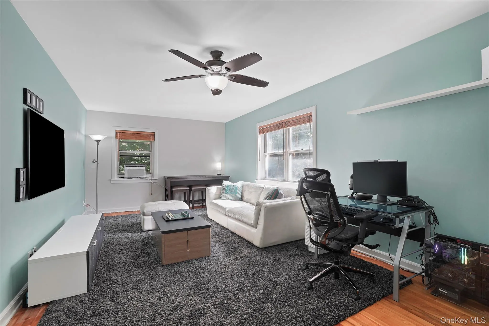 Dual exposure living room. Dual exposure living room.
