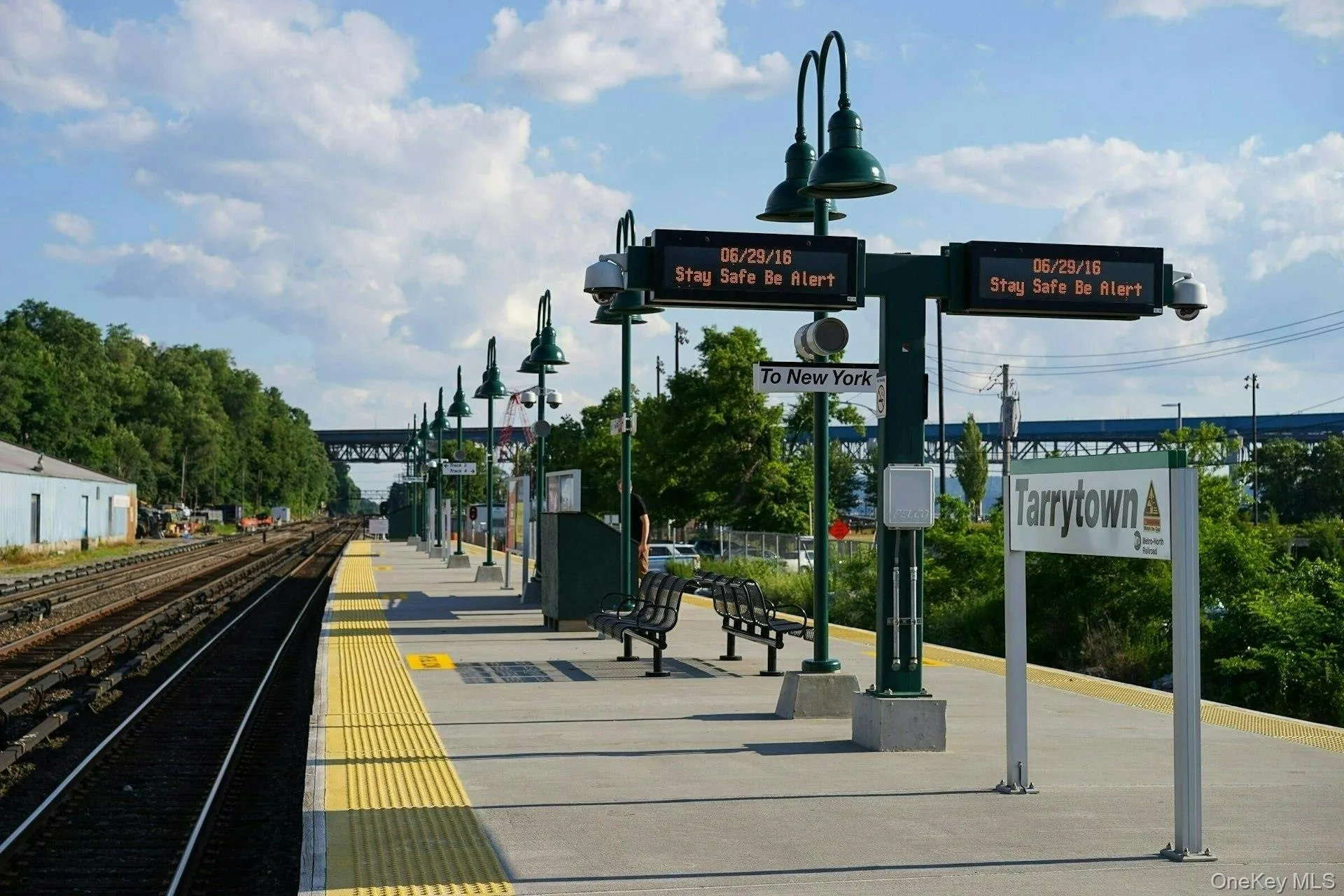 Tarrytown Metro-North train station 1 mile away. Tarrytown Metro-North train station 1 mile away.
