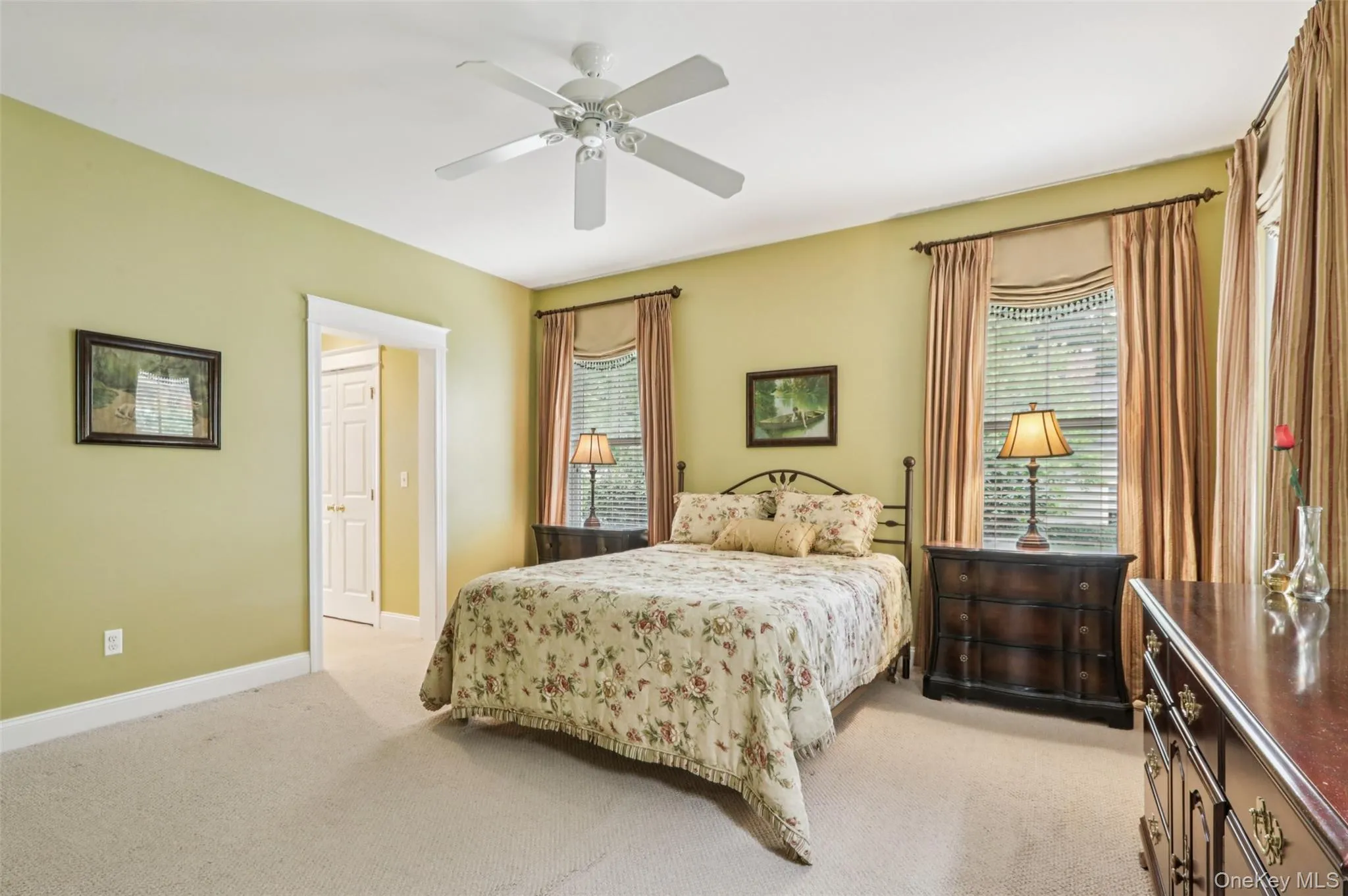 Owner's Suite has 2 large walk-in closets and a Full Bath Owner's Suite has 2 large walk-in closets and a Full Bath