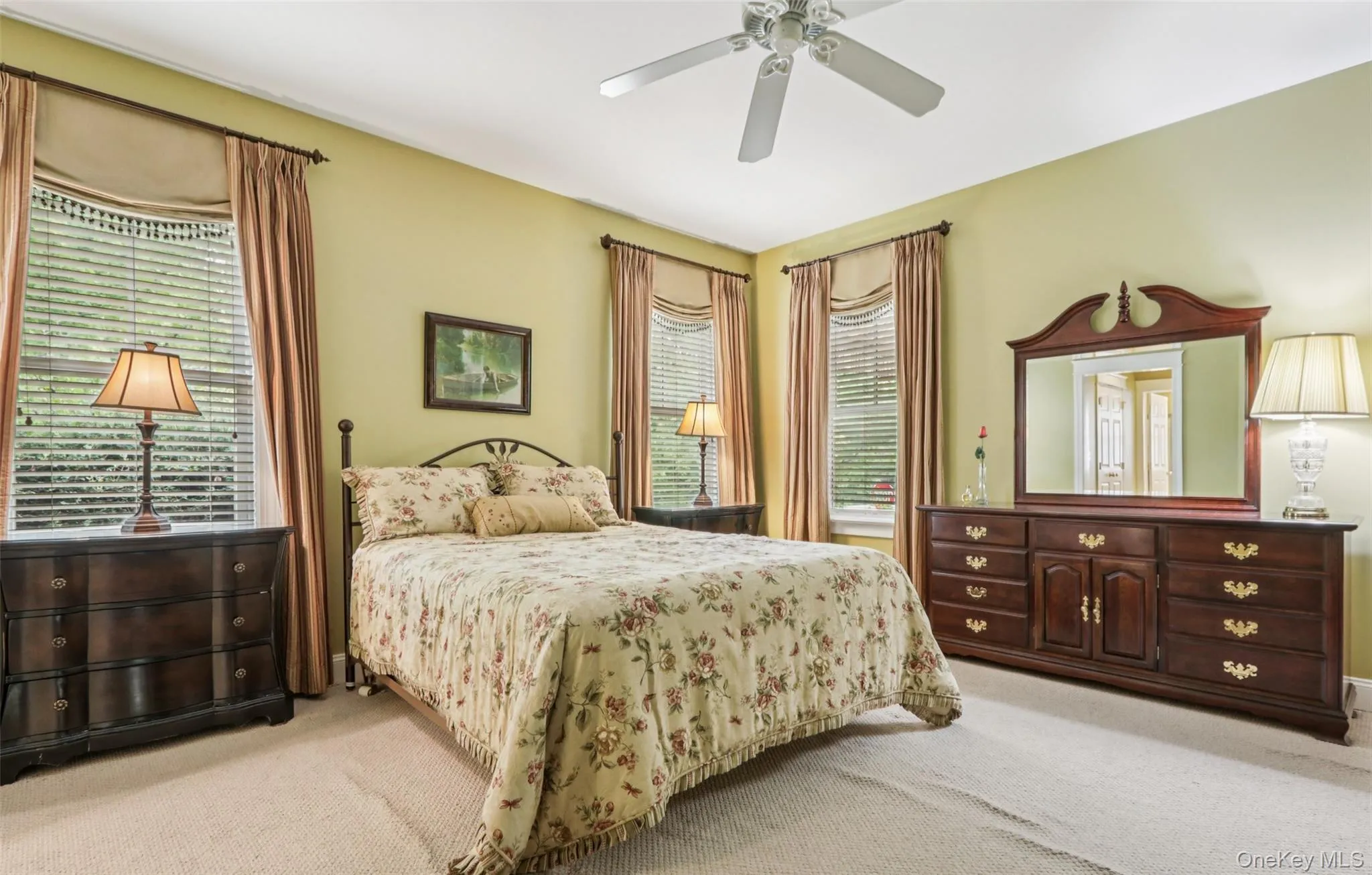 Owner's Suite has 2 large walk-in closets and a Full Bath Owner's Suite has 2 large walk-in closets and a Full Bath