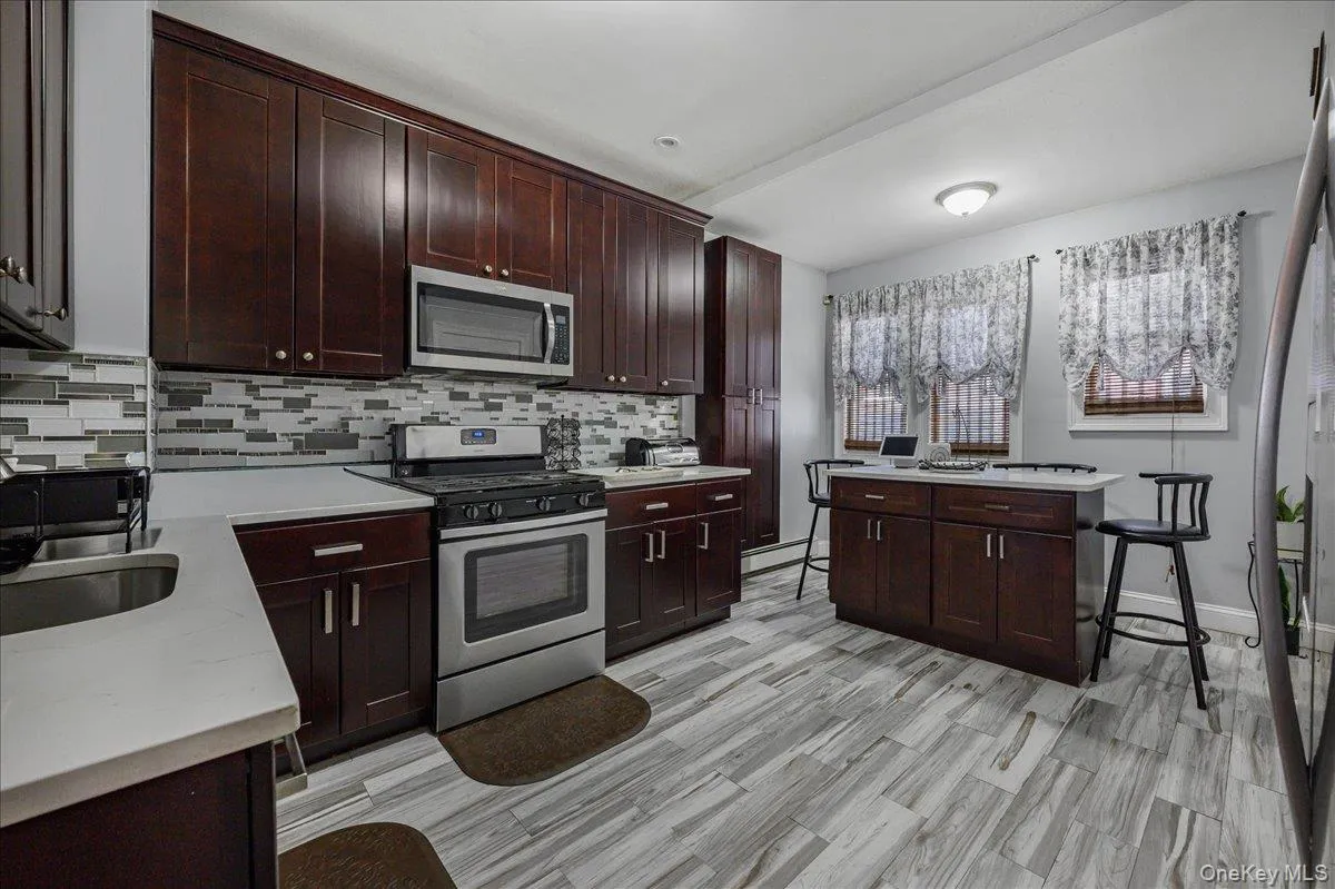 11428 130th Street, New York, NY, 3 Bedrooms Bedrooms, 7 Rooms Rooms,2 BathroomsBathrooms,Residential,For Rent,130th,0,1047606 11428 130th Street, New York, NY, 3 Bedrooms Bedrooms, 7 Rooms Rooms,2 BathroomsBathrooms,Residential,For Rent,130th,0,1047606