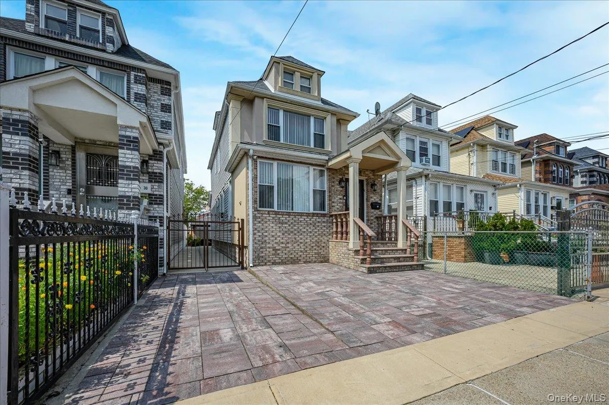 11428 130th Street, New York, NY, 3 Bedrooms Bedrooms, 7 Rooms Rooms,2 BathroomsBathrooms,Residential,For Rent,130th,0,1047606 11428 130th Street, New York, NY, 3 Bedrooms Bedrooms, 7 Rooms Rooms,2 BathroomsBathrooms,Residential,For Rent,130th,0,1047606