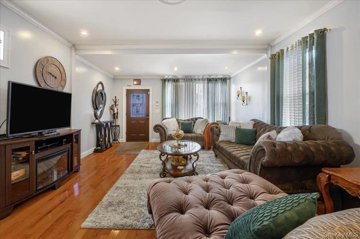 11428 130th Street, New York, NY, 3 Bedrooms Bedrooms, 7 Rooms Rooms,2 BathroomsBathrooms,Residential,For Rent,130th,0,1047606 11428 130th Street, New York, NY, 3 Bedrooms Bedrooms, 7 Rooms Rooms,2 BathroomsBathrooms,Residential,For Rent,130th,0,1047606