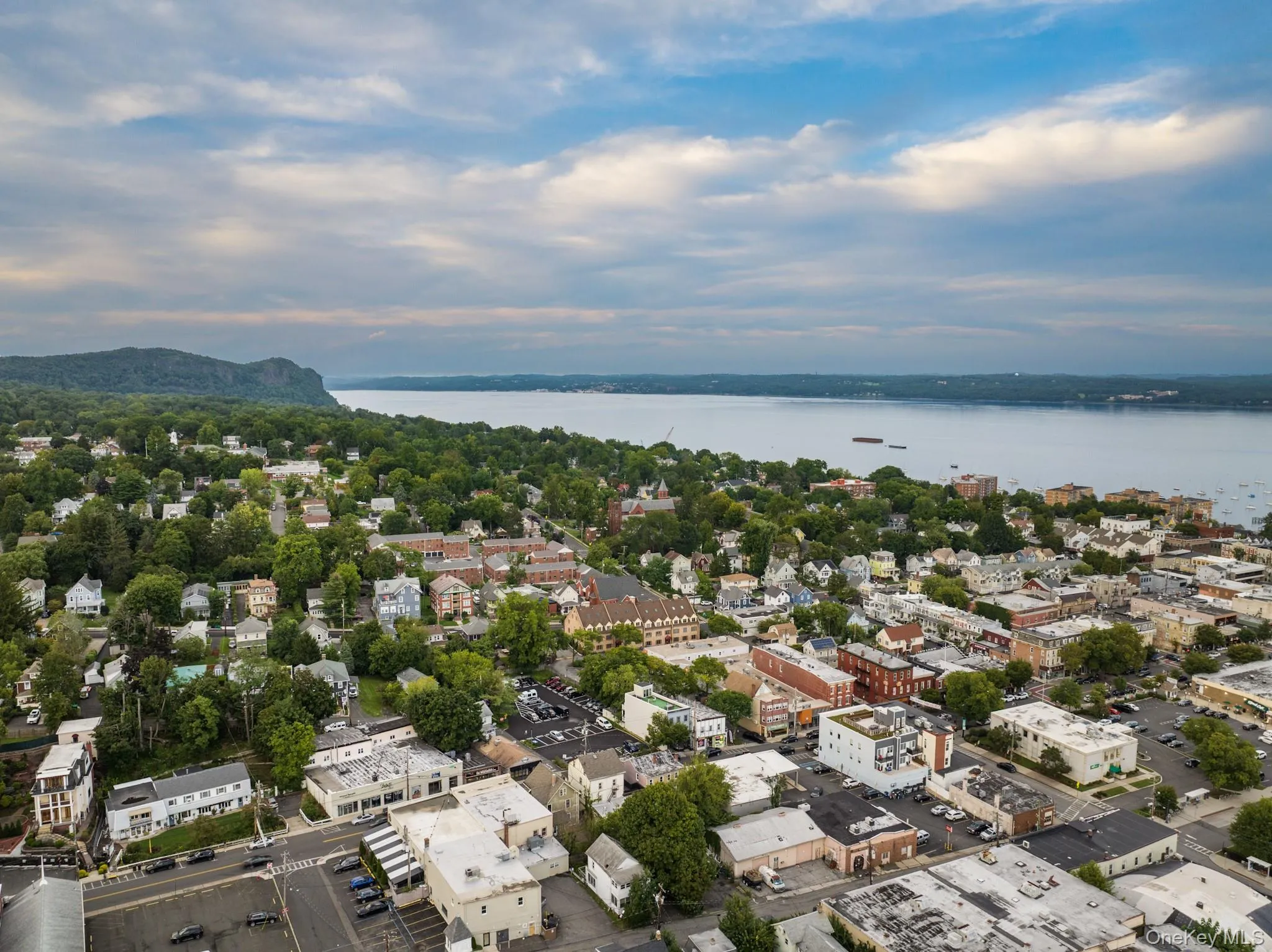 160 Burd Street, Clarkstown, NY, 2 Bedrooms Bedrooms, 4 Rooms Rooms,1 BathroomBathrooms,Residential,For Rent,Burd,0,1047610 160 Burd Street, Clarkstown, NY, 2 Bedrooms Bedrooms, 4 Rooms Rooms,1 BathroomBathrooms,Residential,For Rent,Burd,0,1047610