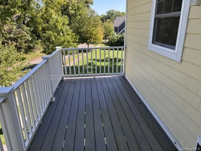 Private primary balcony. Private primary balcony.