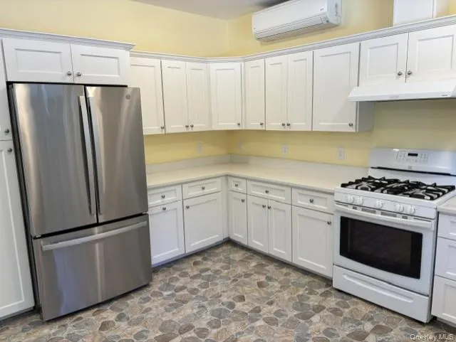 Gas range. Gas range.