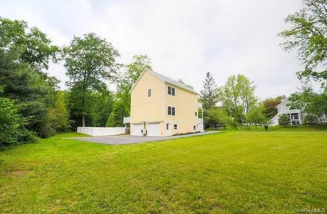 Greenspaces. 2 car garage. Greenspaces. 2 car garage.