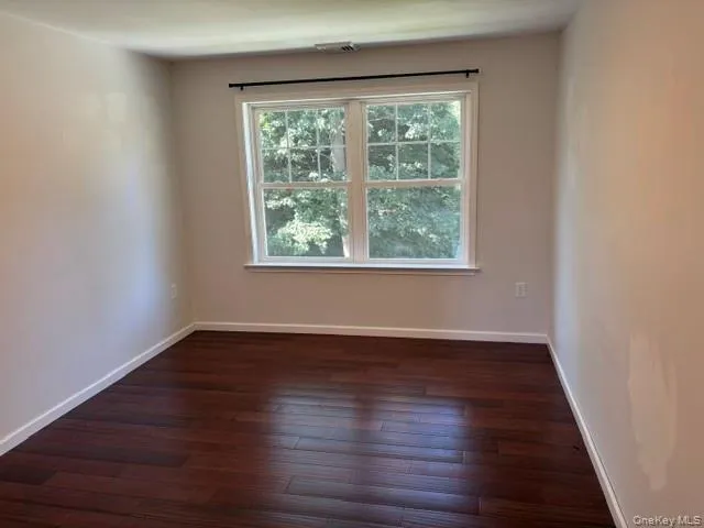 Guest bedroom. Guest bedroom.