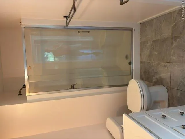 Full hall bath. Full hall bath.