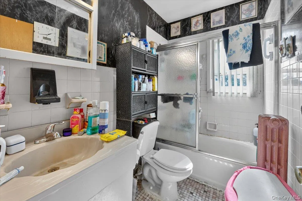 118-29 218th Street, New York, NY, 3 Bedrooms Bedrooms, 7 Rooms Rooms,2 BathroomsBathrooms,Residential,For Rent,218th,0,1047626 118-29 218th Street, New York, NY, 3 Bedrooms Bedrooms, 7 Rooms Rooms,2 BathroomsBathrooms,Residential,For Rent,218th,0,1047626