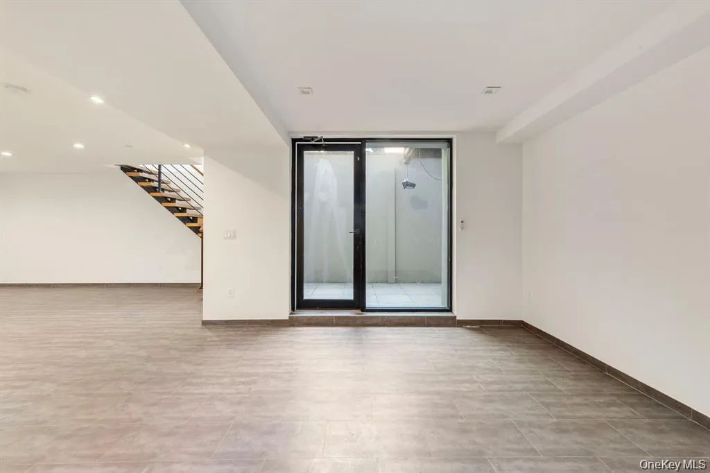 311 Hart Street, New York, NY, 1 Bedroom Bedrooms, 4 Rooms Rooms,1 BathroomBathrooms,Residential,For Rent,Hart,0,1047627 311 Hart Street, New York, NY, 1 Bedroom Bedrooms, 4 Rooms Rooms,1 BathroomBathrooms,Residential,For Rent,Hart,0,1047627