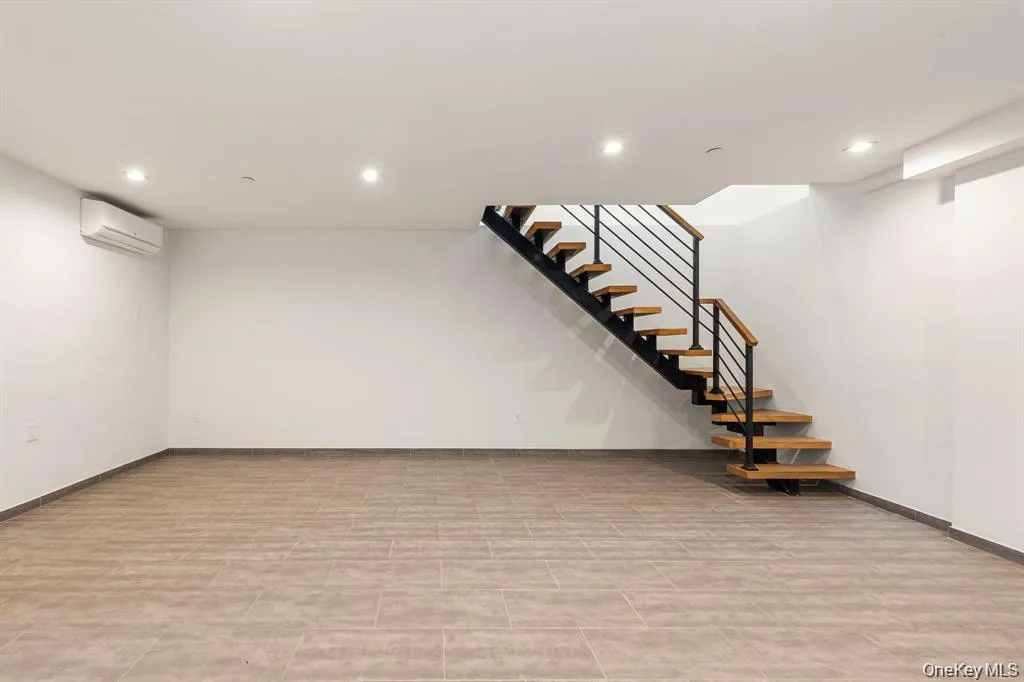 311 Hart Street, New York, NY, 1 Bedroom Bedrooms, 4 Rooms Rooms,1 BathroomBathrooms,Residential,For Rent,Hart,0,1047627 311 Hart Street, New York, NY, 1 Bedroom Bedrooms, 4 Rooms Rooms,1 BathroomBathrooms,Residential,For Rent,Hart,0,1047627