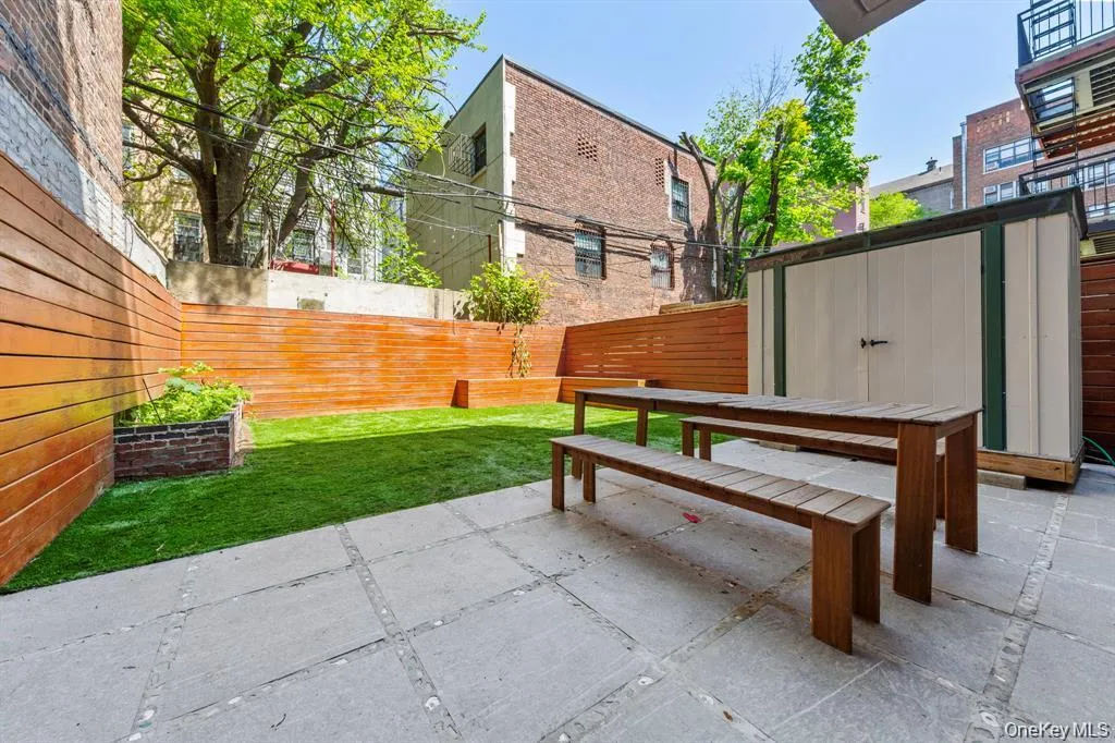 Private Outdoor Space Private Outdoor Space