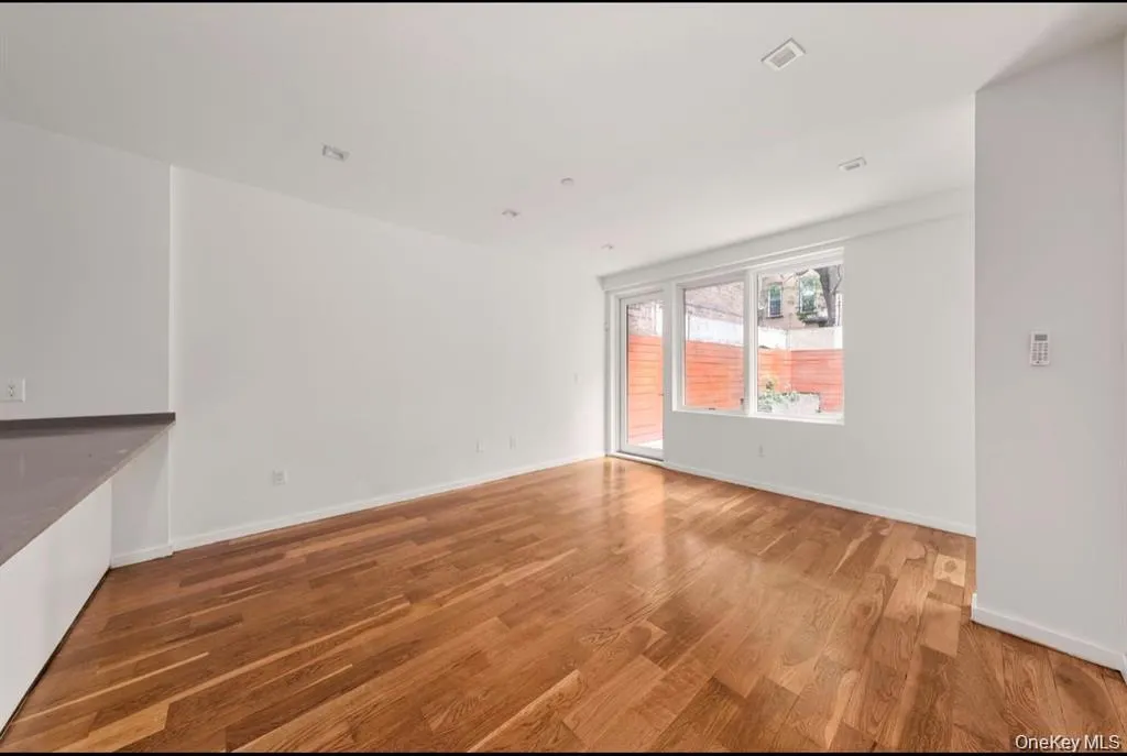 311 Hart Street, New York, NY, 1 Bedroom Bedrooms, 4 Rooms Rooms,1 BathroomBathrooms,Residential,For Rent,Hart,0,1047627 311 Hart Street, New York, NY, 1 Bedroom Bedrooms, 4 Rooms Rooms,1 BathroomBathrooms,Residential,For Rent,Hart,0,1047627