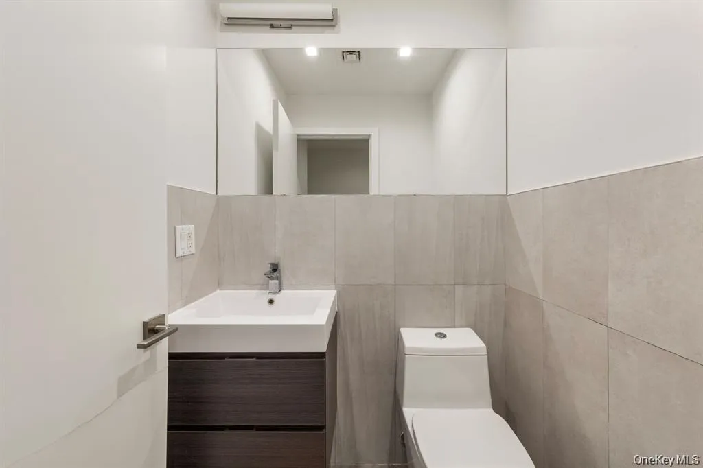 311 Hart Street, New York, NY, 1 Bedroom Bedrooms, 4 Rooms Rooms,1 BathroomBathrooms,Residential,For Rent,Hart,0,1047627 311 Hart Street, New York, NY, 1 Bedroom Bedrooms, 4 Rooms Rooms,1 BathroomBathrooms,Residential,For Rent,Hart,0,1047627