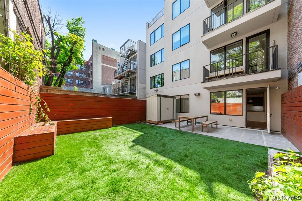 Private Outdoor Space Private Outdoor Space