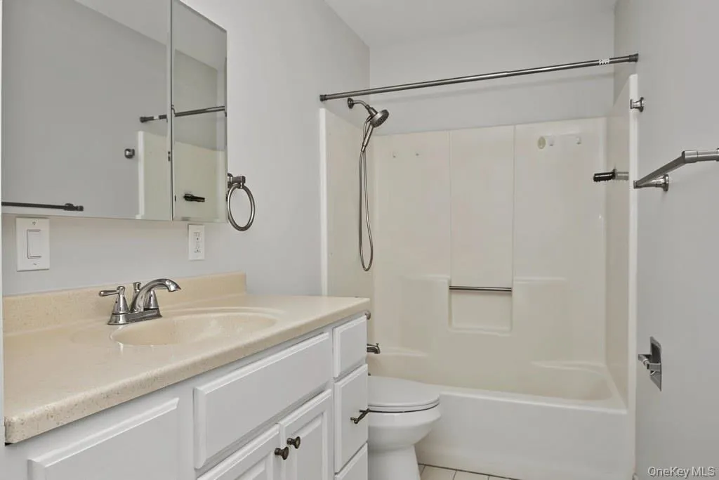 Full Bathroom on 2nd Floor Full Bathroom on 2nd Floor