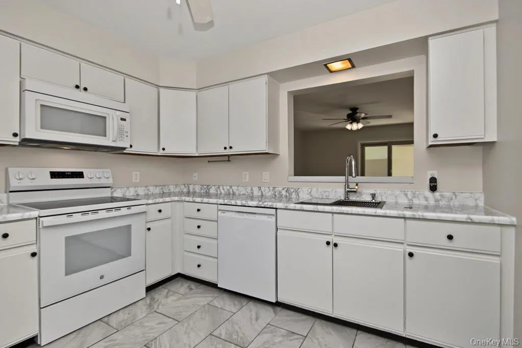 Brand New Kitchen Sink & Fixture - never used! Brand New Kitchen Sink & Fixture - never used!