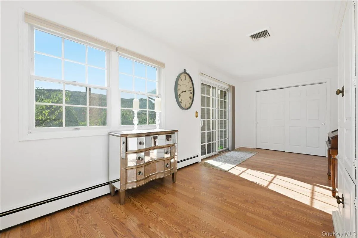25 Oakdale Street, Islip, NY, 2 Bedrooms Bedrooms, 5 Rooms Rooms,1 BathroomBathrooms,Residential,For Rent,Oakdale,0,1047632 25 Oakdale Street, Islip, NY, 2 Bedrooms Bedrooms, 5 Rooms Rooms,1 BathroomBathrooms,Residential,For Rent,Oakdale,0,1047632
