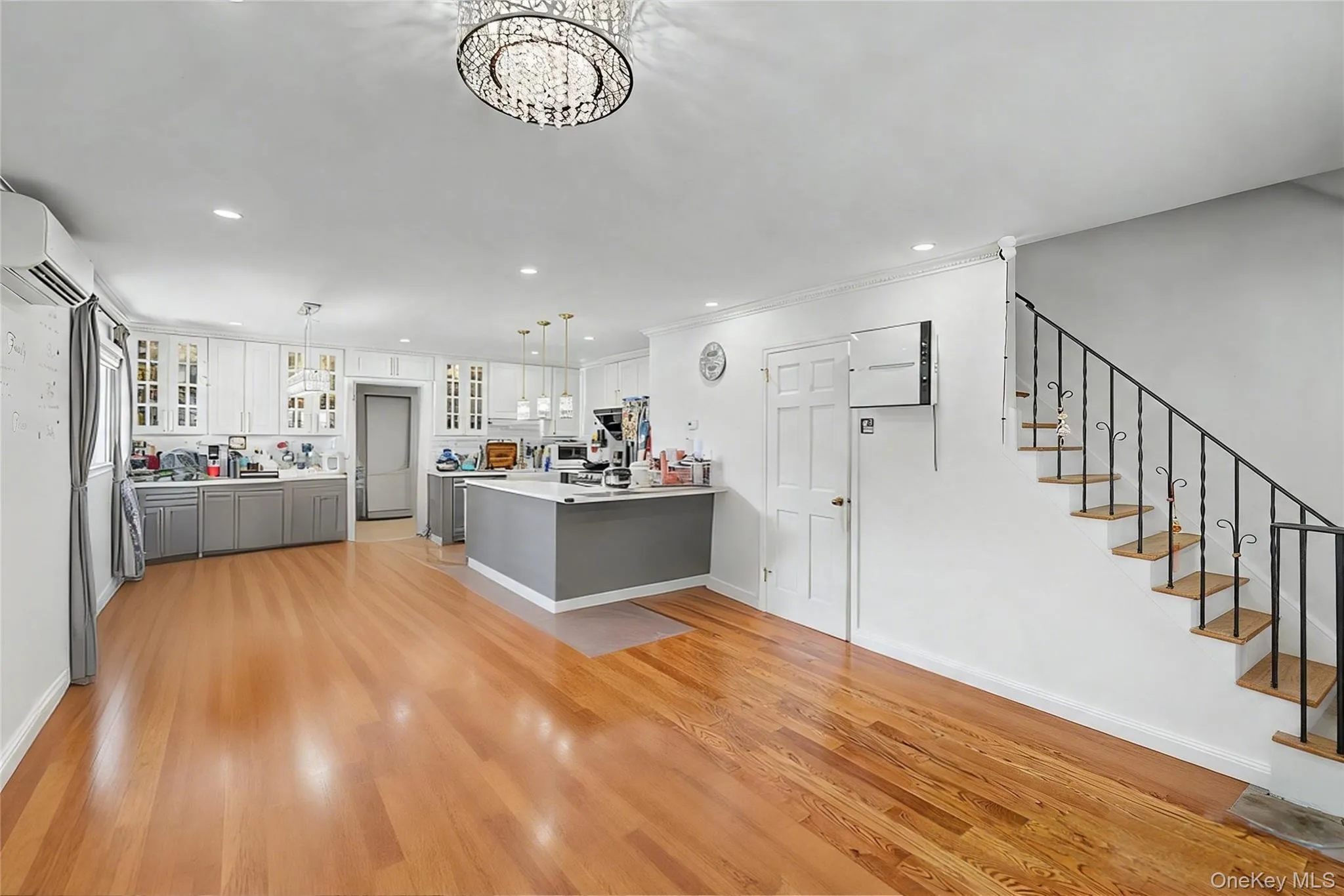 5310 206th Street, New York, NY, 4 Bedrooms Bedrooms, 9 Rooms Rooms,2 BathroomsBathrooms,Residential,For Rent,206th,0,1047634 5310 206th Street, New York, NY, 4 Bedrooms Bedrooms, 9 Rooms Rooms,2 BathroomsBathrooms,Residential,For Rent,206th,0,1047634