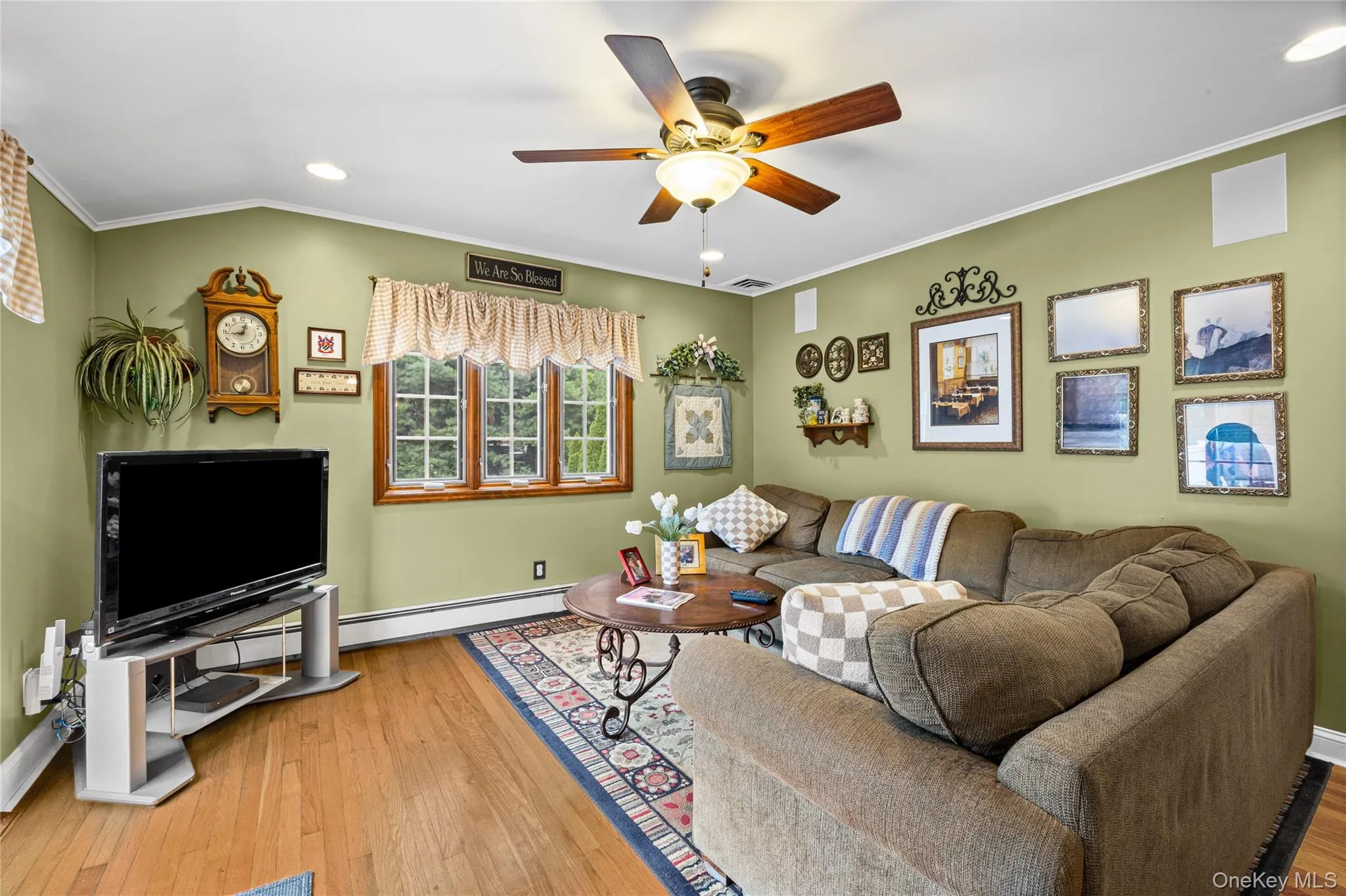 67 Broadway, Smithtown, NY, 4 Bedrooms Bedrooms, 8 Rooms Rooms,3 BathroomsBathrooms,Residential,For Rent,Broadway,0,1047638 67 Broadway, Smithtown, NY, 4 Bedrooms Bedrooms, 8 Rooms Rooms,3 BathroomsBathrooms,Residential,For Rent,Broadway,0,1047638