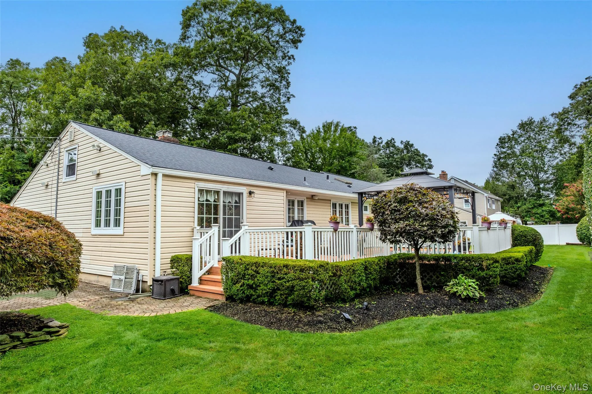 67 Broadway, Smithtown, NY, 4 Bedrooms Bedrooms, 8 Rooms Rooms,3 BathroomsBathrooms,Residential,For Rent,Broadway,0,1047638 67 Broadway, Smithtown, NY, 4 Bedrooms Bedrooms, 8 Rooms Rooms,3 BathroomsBathrooms,Residential,For Rent,Broadway,0,1047638