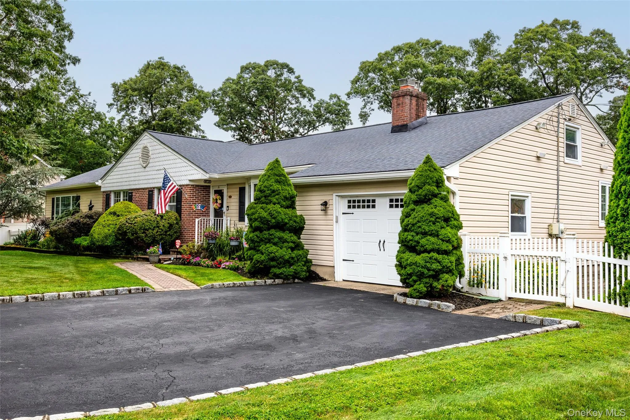 67 Broadway, Smithtown, NY, 4 Bedrooms Bedrooms, 8 Rooms Rooms,3 BathroomsBathrooms,Residential,For Rent,Broadway,0,1047638 67 Broadway, Smithtown, NY, 4 Bedrooms Bedrooms, 8 Rooms Rooms,3 BathroomsBathrooms,Residential,For Rent,Broadway,0,1047638