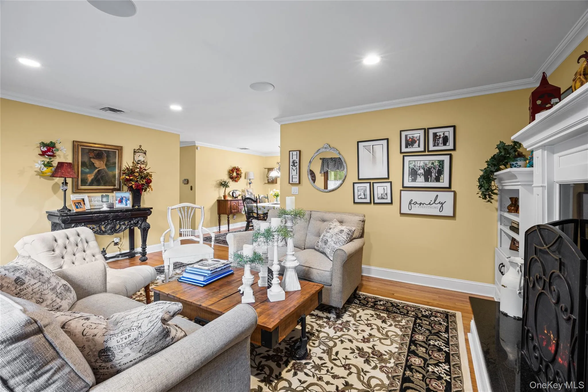 67 Broadway, Smithtown, NY, 4 Bedrooms Bedrooms, 8 Rooms Rooms,3 BathroomsBathrooms,Residential,For Rent,Broadway,0,1047638 67 Broadway, Smithtown, NY, 4 Bedrooms Bedrooms, 8 Rooms Rooms,3 BathroomsBathrooms,Residential,For Rent,Broadway,0,1047638