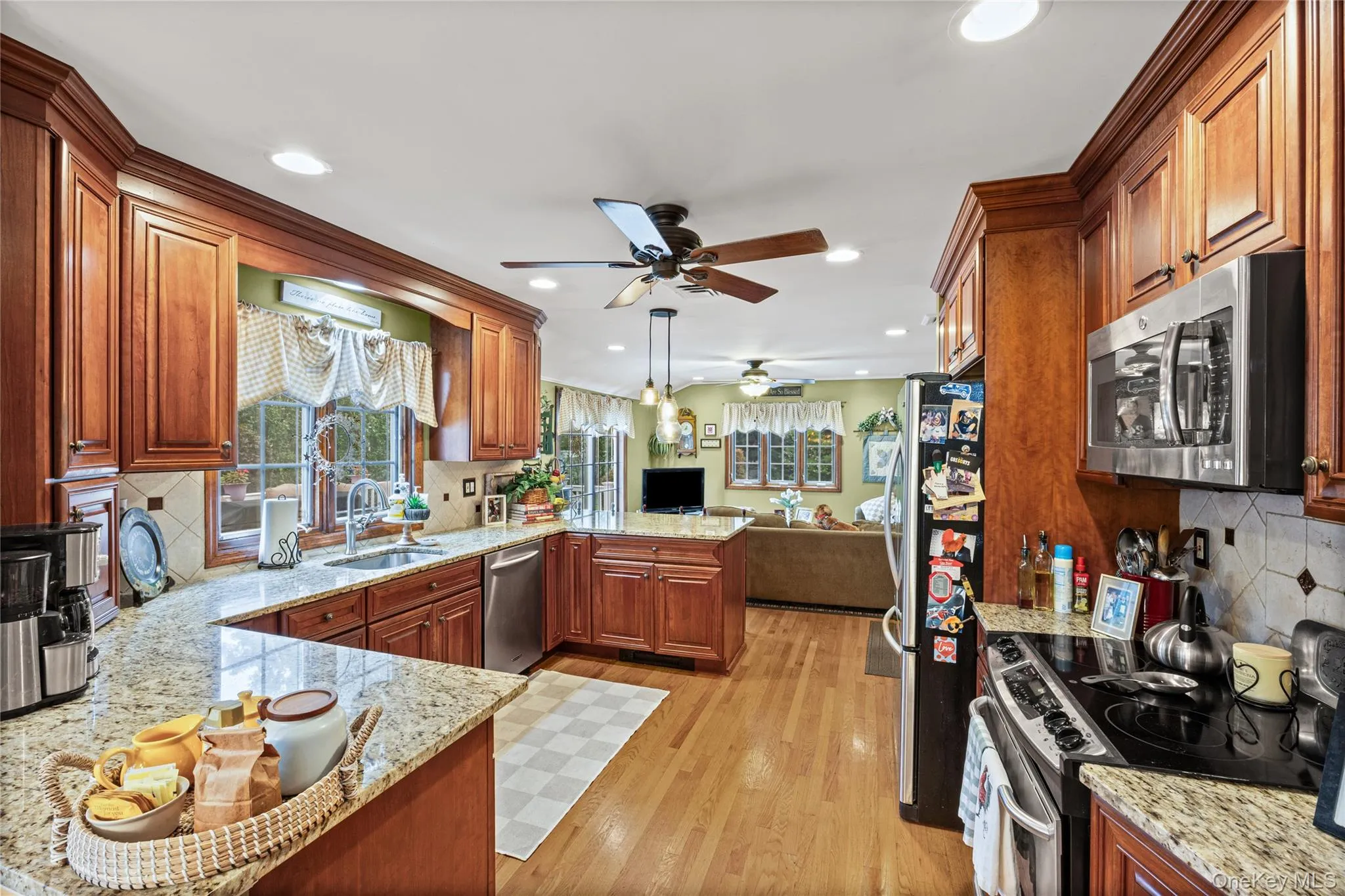 67 Broadway, Smithtown, NY, 4 Bedrooms Bedrooms, 8 Rooms Rooms,3 BathroomsBathrooms,Residential,For Rent,Broadway,0,1047638 67 Broadway, Smithtown, NY, 4 Bedrooms Bedrooms, 8 Rooms Rooms,3 BathroomsBathrooms,Residential,For Rent,Broadway,0,1047638