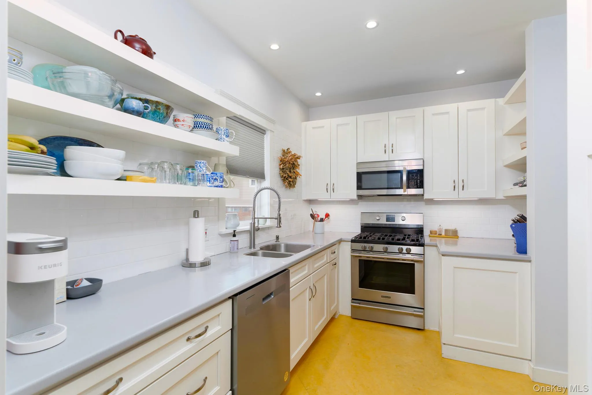 23 Janis Street, Hudson, NY, 2 Bedrooms Bedrooms, 5 Rooms Rooms,1 BathroomBathrooms,Residential,For Rent,Janis,0,1047640 23 Janis Street, Hudson, NY, 2 Bedrooms Bedrooms, 5 Rooms Rooms,1 BathroomBathrooms,Residential,For Rent,Janis,0,1047640