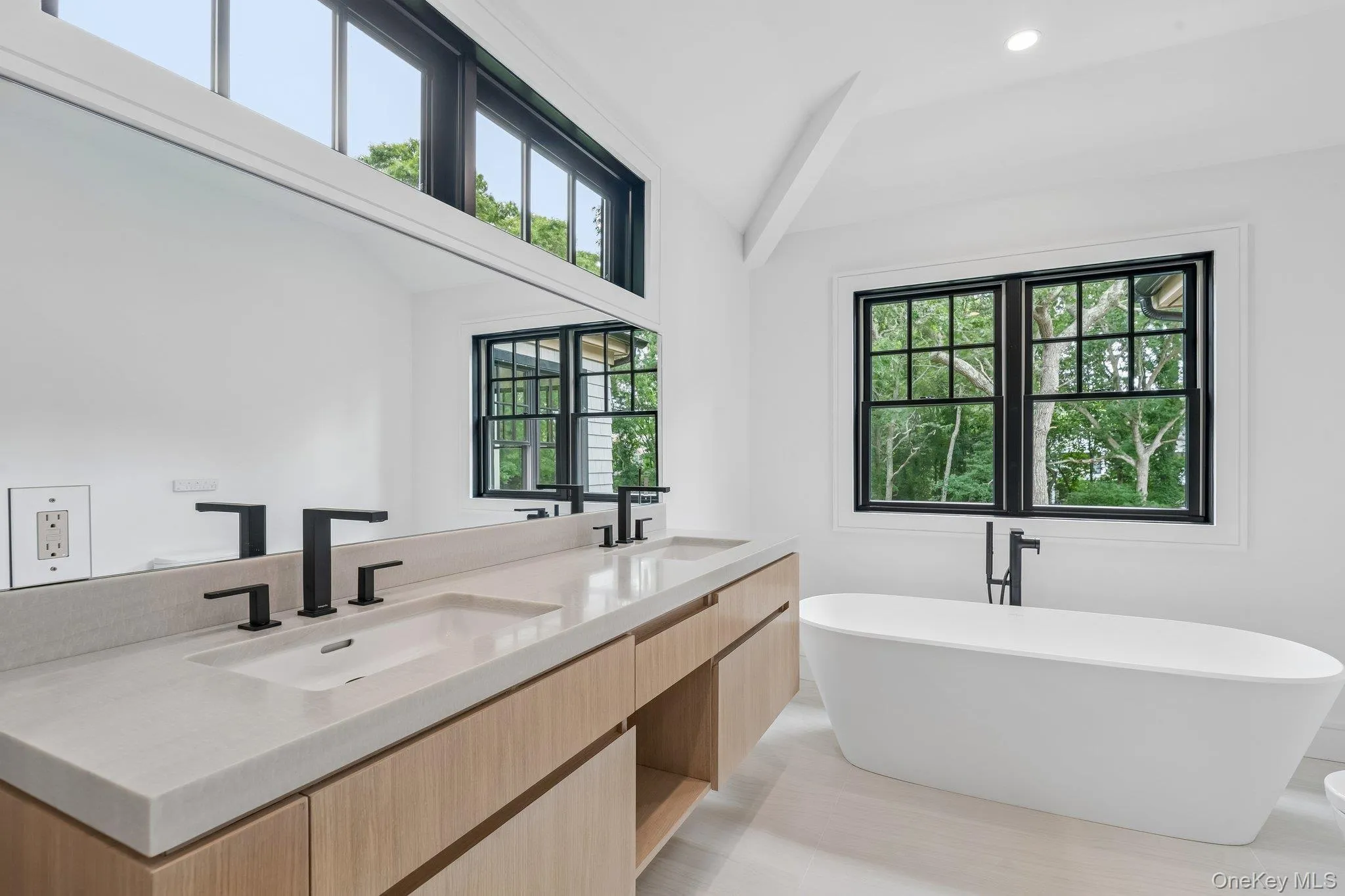 46 Towhee Trail, East Hampton, NY, 6 Bedrooms Bedrooms, 15 Rooms Rooms,5 BathroomsBathrooms,Residential,For Rent,Towhee,0,1047645 46 Towhee Trail, East Hampton, NY, 6 Bedrooms Bedrooms, 15 Rooms Rooms,5 BathroomsBathrooms,Residential,For Rent,Towhee,0,1047645