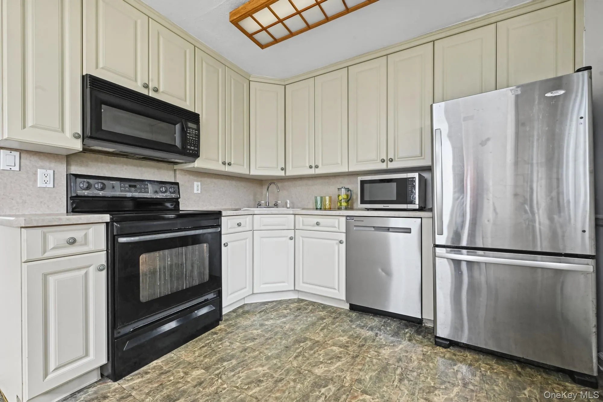 32 Brenner Avenue, Oyster Bay, NY, 4 Bedrooms Bedrooms, 8 Rooms Rooms,2 BathroomsBathrooms,Residential,For Rent,Brenner,0,1047661 32 Brenner Avenue, Oyster Bay, NY, 4 Bedrooms Bedrooms, 8 Rooms Rooms,2 BathroomsBathrooms,Residential,For Rent,Brenner,0,1047661