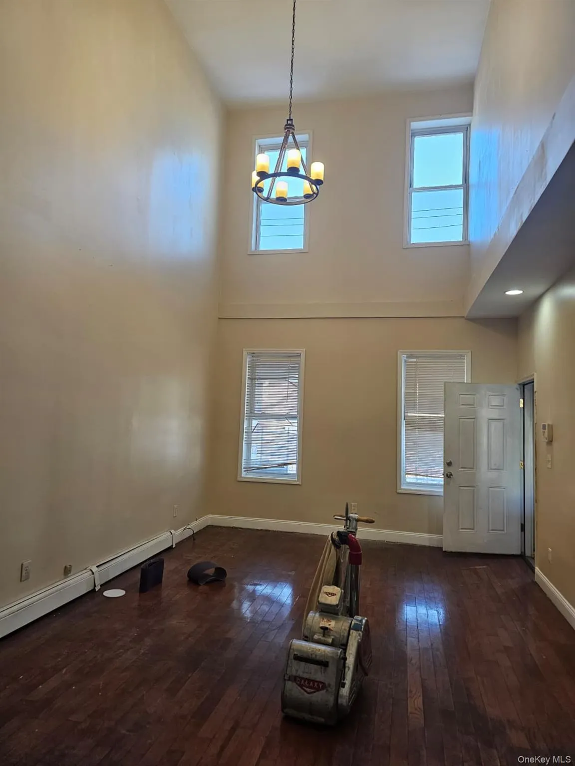 10517 170th Street, New York, NY, 3 Bedrooms Bedrooms, 6 Rooms Rooms,2 BathroomsBathrooms,Residential Lease,For Rent,170th,0,1047666 10517 170th Street, New York, NY, 3 Bedrooms Bedrooms, 6 Rooms Rooms,2 BathroomsBathrooms,Residential Lease,For Rent,170th,0,1047666