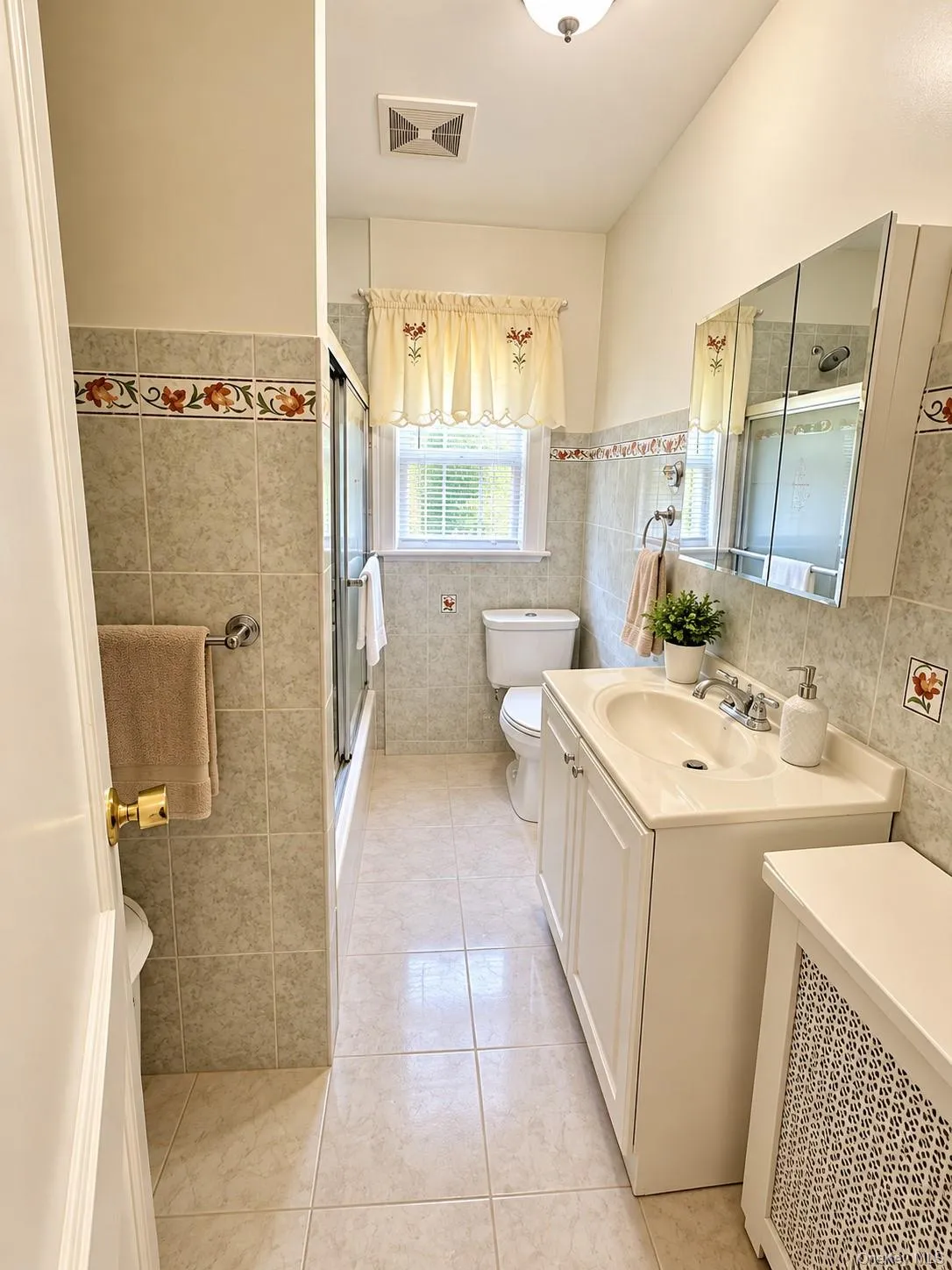 10117 46th Avenue, New York, NY, 4 Bedrooms Bedrooms, 10 Rooms Rooms,3 BathroomsBathrooms,Residential,For Rent,46th,0,1047682 10117 46th Avenue, New York, NY, 4 Bedrooms Bedrooms, 10 Rooms Rooms,3 BathroomsBathrooms,Residential,For Rent,46th,0,1047682
