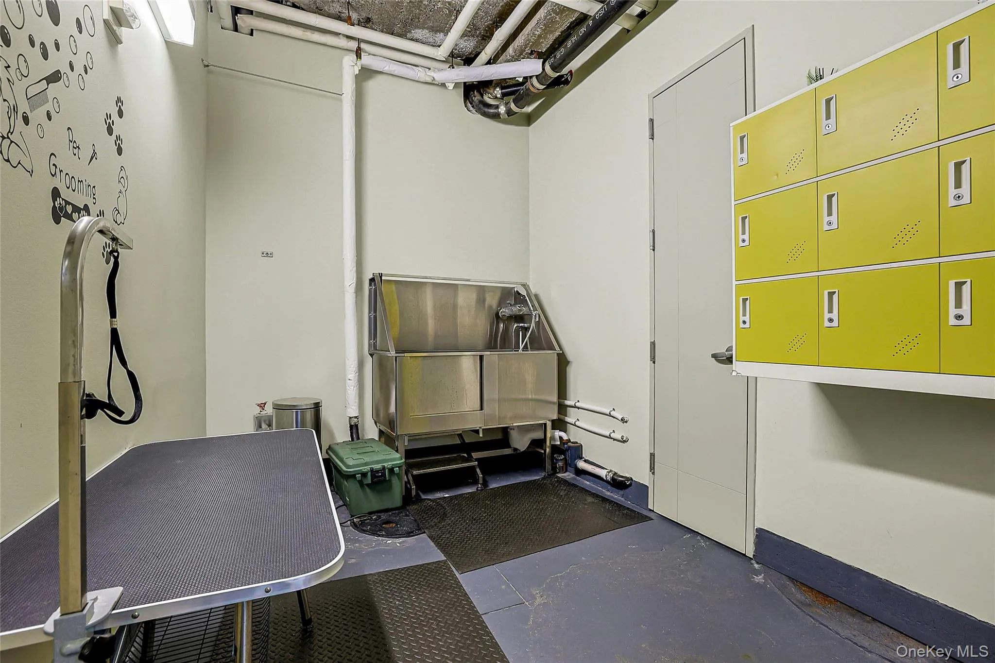 Convenient on-site pet wash station available for residents. Convenient on-site pet wash station available for residents.